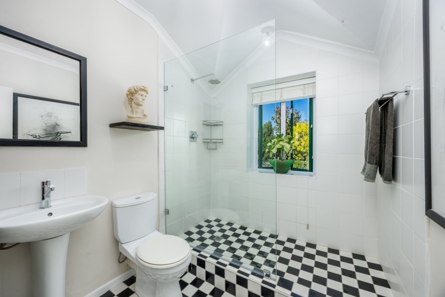 5 Bedroom Property for Sale in Paradyskloof Western Cape